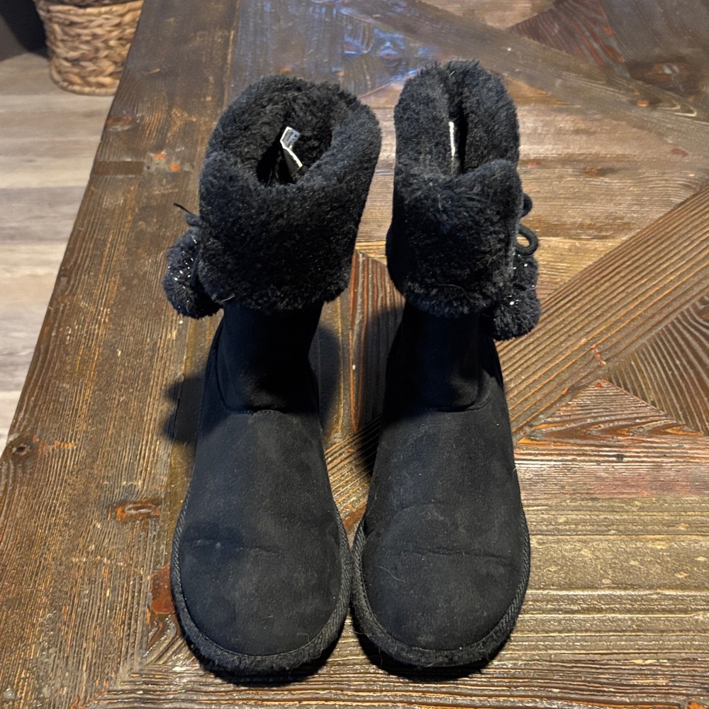 Chic Black Kids Snow Boots size 3